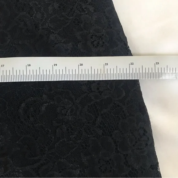 Liz Claiborne Liz Sport Skirt Size 16 Black Floral Lace Fully Lined side zipper - Picture 13 of 13